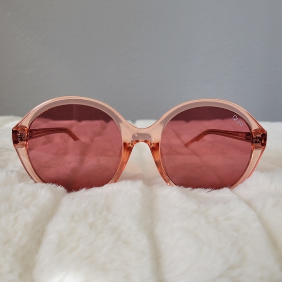 QUAY // ltd ed benefit cosmetics collaboration pink round retro-glam sunglasses main image 11